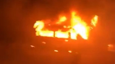 İsrailliler, Batı Şeria'da çok sayıda araç ve evi ateşe verdi