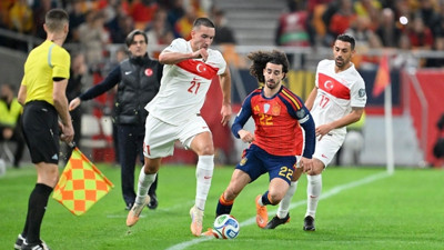Spor yazarları İspanya-Türkiye maçını değerlendirdi! O ismi göklere çıkardılar