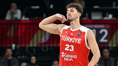 Alperen Şengün Amerikan misafirlerine Türk mutfağını öve öve bitiremedi!