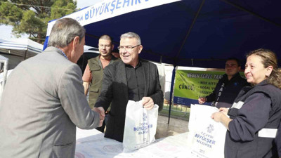 Ata tohumu fideleri vatandaşlara dağıtıldı