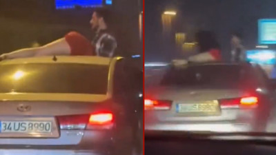 İstanbul'da seyir halindeki aracın üzerinde tehlikeli 'dans'