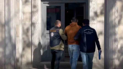 Ağrı'da metruk bir evde 14 kaçak göçmen yakalandı