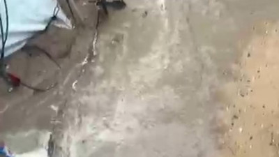 Gazze’de şiddetli yağış nedeniyle çadırlar su altında kaldı