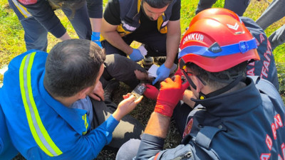Ayağı motorlu testereye sıkışan şahsı itfaiye ekipleri kurtardı