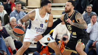 Anadolu Efes, Monaco'da çarpıldı