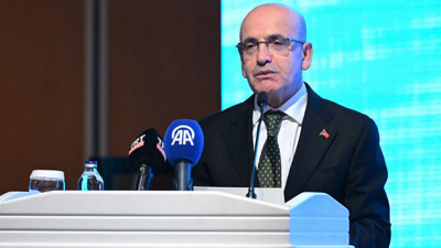 Mehmet Şimşek Londra’da tek haneli enflasyon için tarih verdi