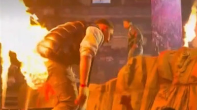 Lvbel C5 için sahneye atladı kalçası tutuştu