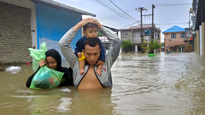 Asya sular altında: 4 ülkede binden fazla ölü