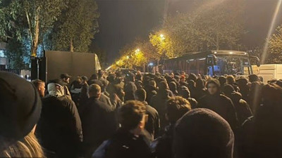 Sen misin maçı kaybeden! Nice futbolcularına saldırı.. Kasıklarına vurdular