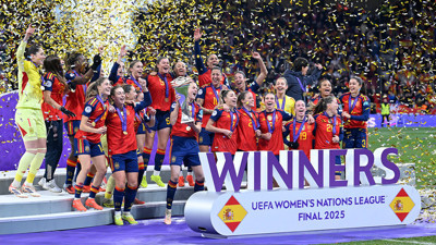 Almanya'yı sahadan silen İspanya şampiyon oldu