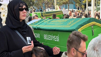 Burcu Özberk'in acı günü: Dedesini kaybetti