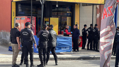 Taksici canını zor kurtardı! Önce anne-oğlu ardından büfeciyi öldürdü