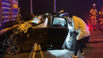 Kütahya’da facia: Otomobil sabaha karşı TIR'a çarptı