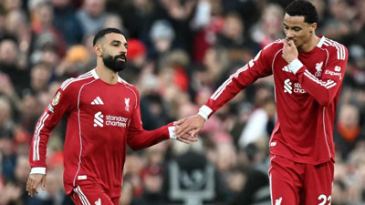 Ekitike Salah'tan rol çaldı, Liverpool Anfield'da galibiyeti hatırladı