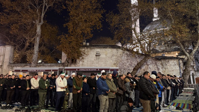 Mukaddes üç aylar başladı! Sabah Namazında buluştular