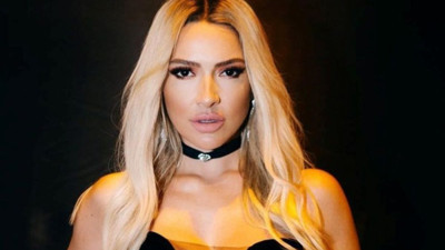 Hadise bikinili fotoğrafını paylaştı! O detay dikkat çekti