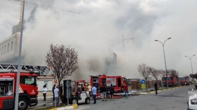 Beylikdüzü'nde bir sirkin deposunda yangın çıktı