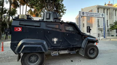 Mersin'de çeşitli suçlara karışan 74 zanlıya yönelik şafak operasyonu