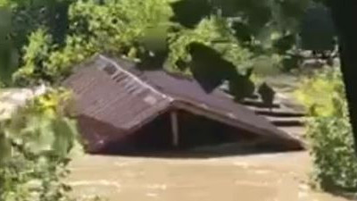 Dev yapıyı Melen Çayı yuttu