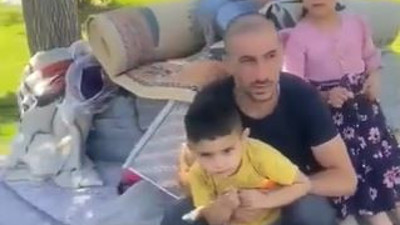 Ev sahibi eşyaları ve çocuklarıyla sokağa attı