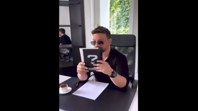 Oğuzhan Uğur'dan sürpriz karar. Yeni işini duyurdu