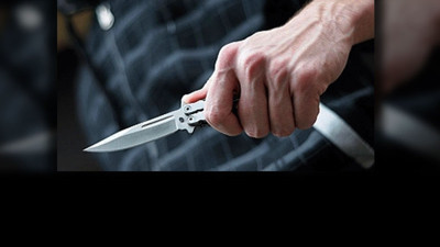 İzmir'de ev sahibi, kiracısını bıçakladı!