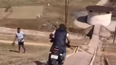 Motorla şov yapayım derken canından oluyordu