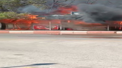 Üniversite'de çıkan yangına havadan müdahale