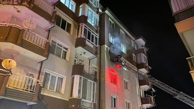 Isparta’da gece saatlerinde çıkan ev yangını korkuttu