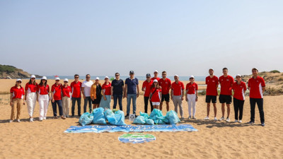 Filenin Efeleri kıyı temizliği yaptı