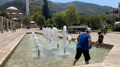Ege'de vatandaş aşırı sıcaklardan adeta kavruldu