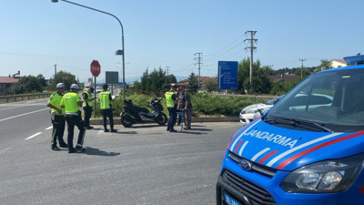 D100 karayolunda iki motor çarpıştı: 1 yaralı