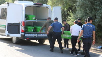 Tatilden dönen aileyi kırmızı ışık ihlali öldürdü. Bindikleri taksi mezarları oldu