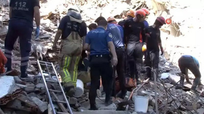 Son dakika! Bakırköy'de yıkımı yapılan bina çöktü