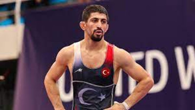 Kerem Kamal Macaristan'da altın madalya kazandı