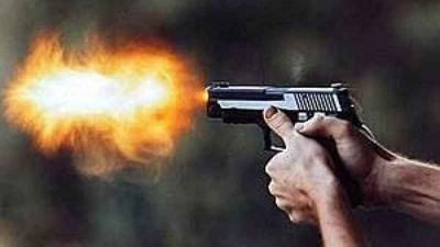 Husumetli ailelerin kavgası silahlı çatışmaya döndü: 1 ölü, 11 yaralı