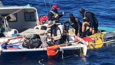 Okyanusun ortasında bu yöntemle hayata tutundu. Üç ay boyunca mahsur kaldı