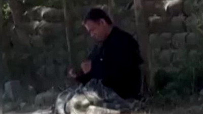 Adam kaldırımda 2 dakikada kadın oldu