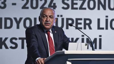 Uçtu uçtu Mehmet Büyükekşi uçtu. Komedyen herkesi güldürdü