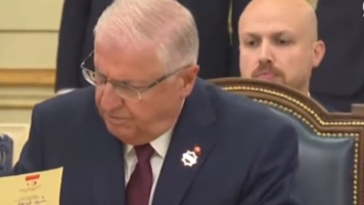 Bilal Erdoğan yeni imajıyla babasına eşlik etti