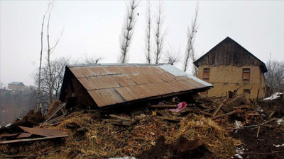 Hindistan'da toprak kayması nedeniyle 10 kişi öldü