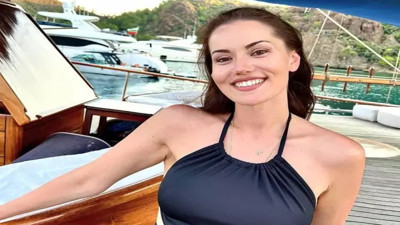 Yeni imajını paylaştı. Fahriye Evcen’in yüzündeki değişim gözlerden kaçmadı