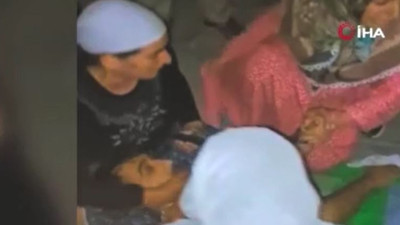 Annesi kurşunlanan oğlunun başında ağladı