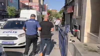 Trafik magandası genç kadına dehşeti yaşattı