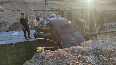 Menfeze düşen otomobilde 1 kişi öldü, 5 kişi yaralandı