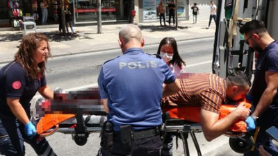 6 yerinden bıçaklandı polise sığındı