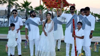 Antalya’da 4 gün 4 gece süren düğün. Özel aşçılar getirildi. 120 davetli katıldı