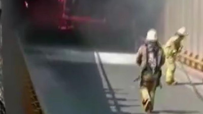 Korku dolu anlar! İETT otobüsü alev alev yandı