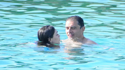 Ünlü çiftin romantik tatili. Kimseye aldırış etmediler