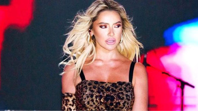 Hadise baştan aşağı leopar tarzıyla olay oldu. Sosyal medyayı ikiye böldü